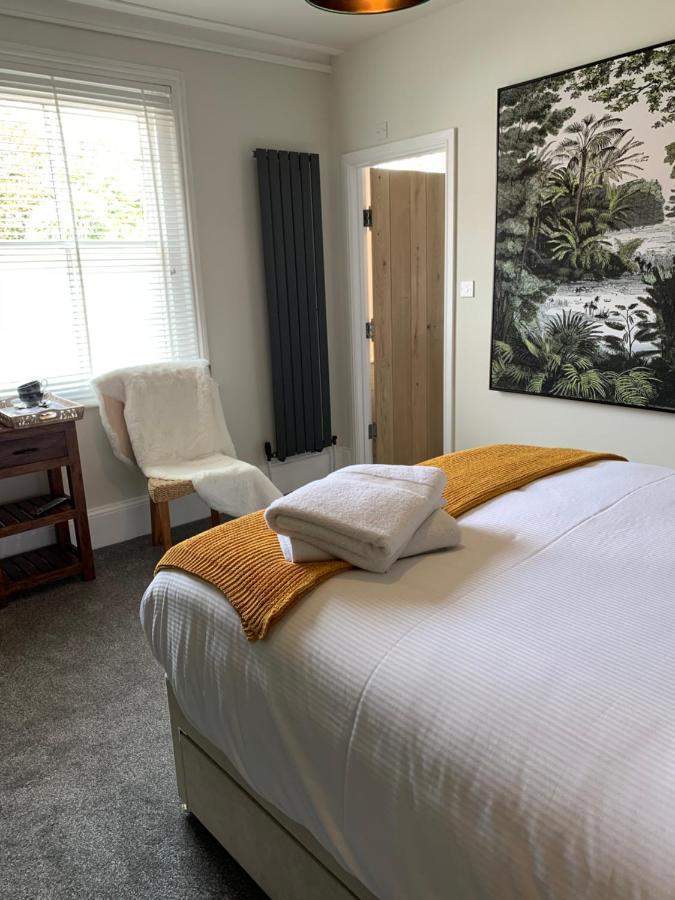 밀퍼드온시 The Lazy Lion B&B 외부 사진